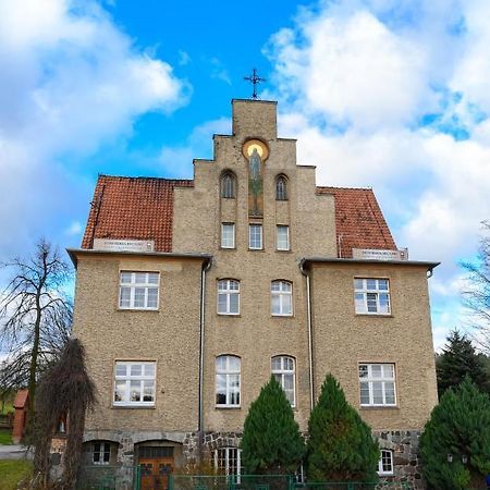 Domus Mariae Gietrzwald Vandrarhem Exteriör bild