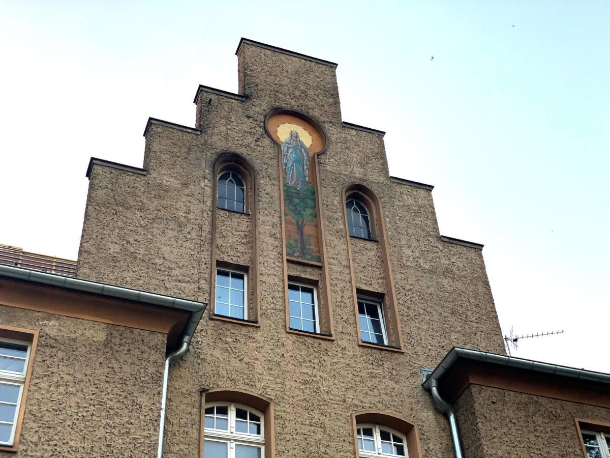 Domus Mariae Gietrzwald Vandrarhem Exteriör bild