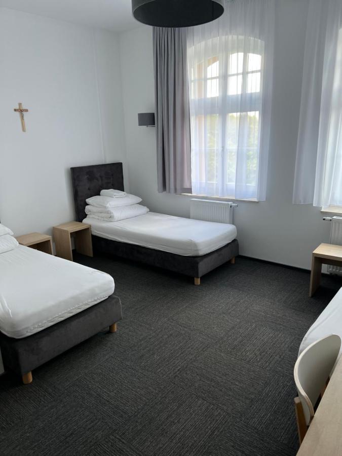 Domus Mariae Gietrzwald Vandrarhem Exteriör bild