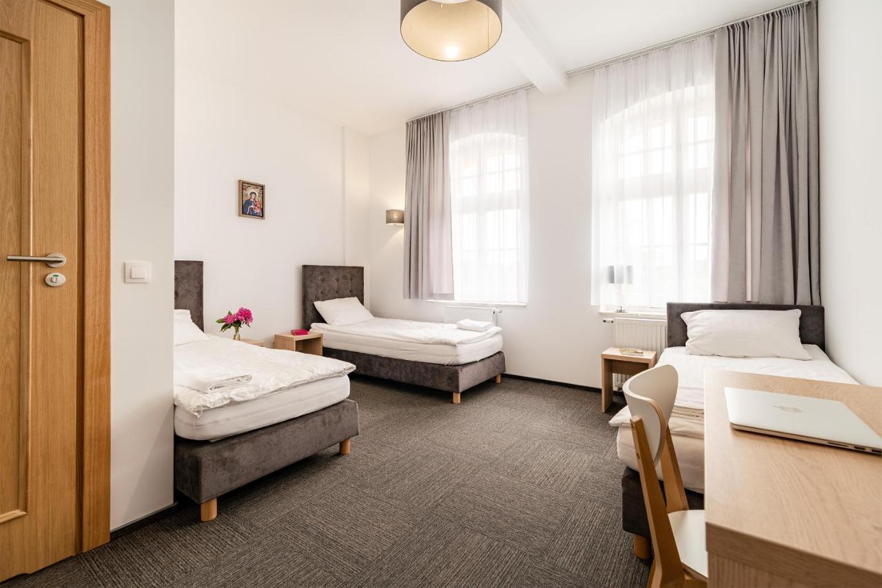 Domus Mariae Gietrzwald Vandrarhem Exteriör bild