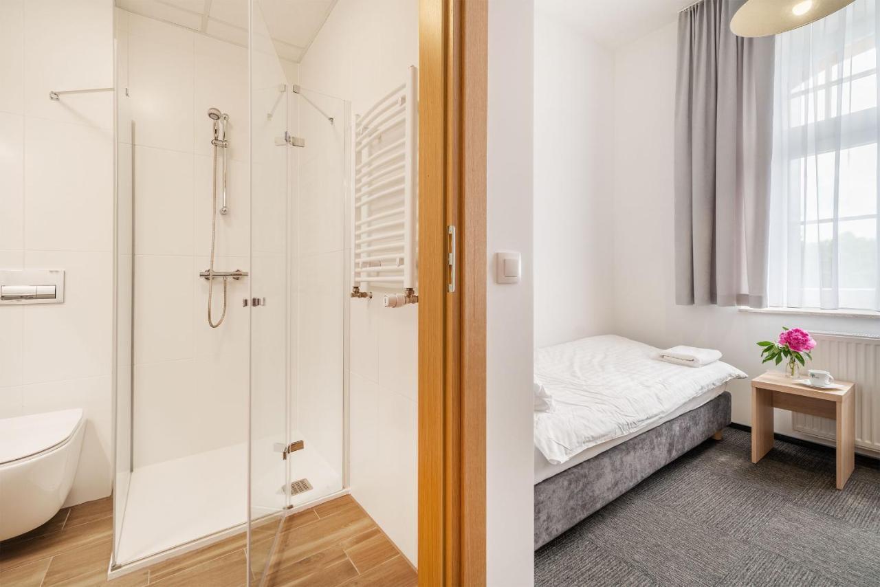 Domus Mariae Gietrzwald Vandrarhem Exteriör bild