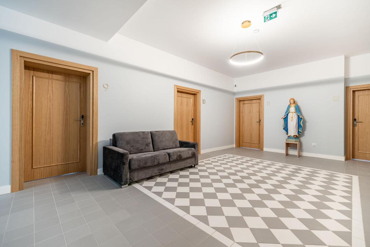 Domus Mariae Gietrzwald Vandrarhem Exteriör bild