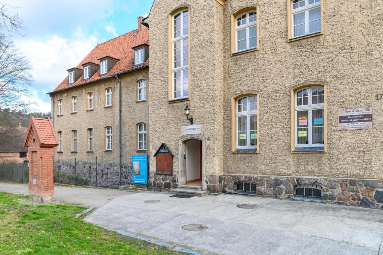 Domus Mariae Gietrzwald Vandrarhem Exteriör bild